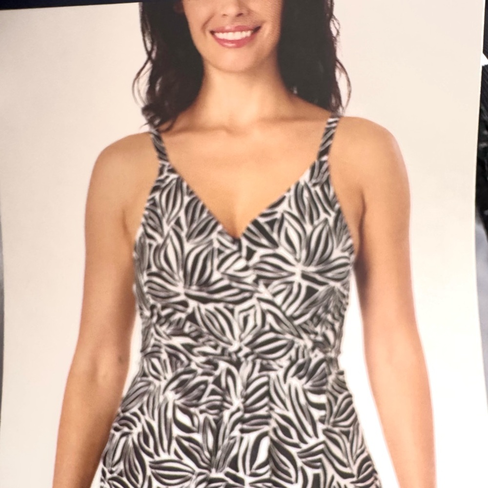 Lands' End Monochrome Leaf Pattern Dress bathing suit